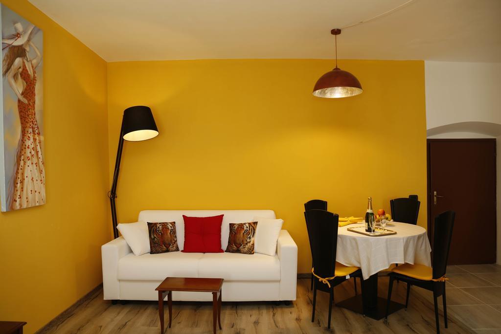 Residence Sugrac Valpicetto Luaran gambar